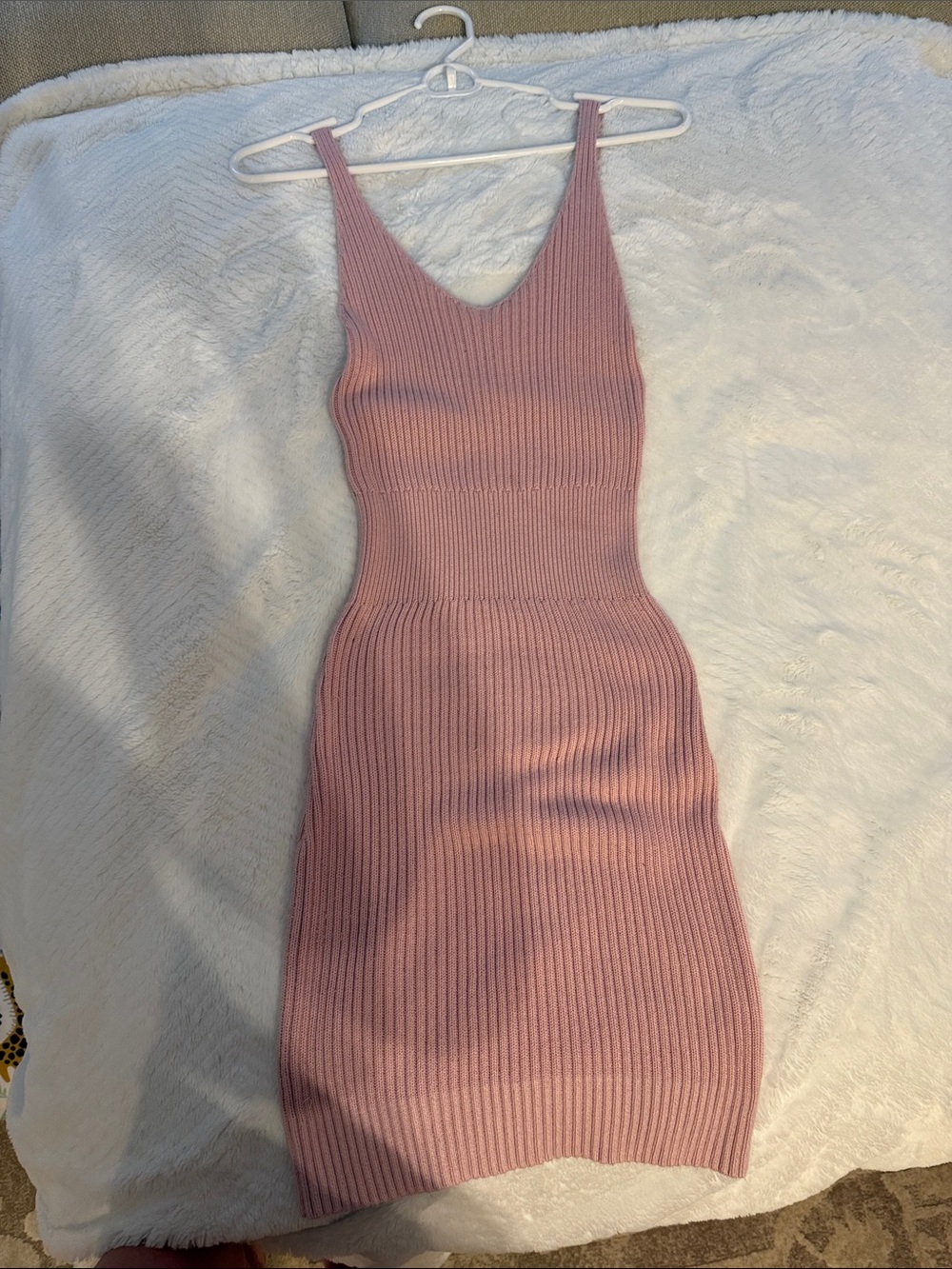 Sleeveless Ribbed V-Neck Pink Bodycon Dress
